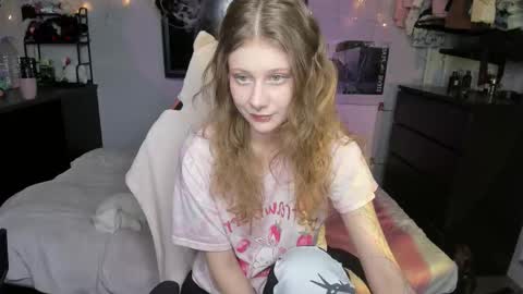 Sarah online show from October 20, 2:42 pm