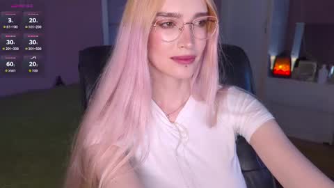 Evie online show from July 28, 2:24 pm