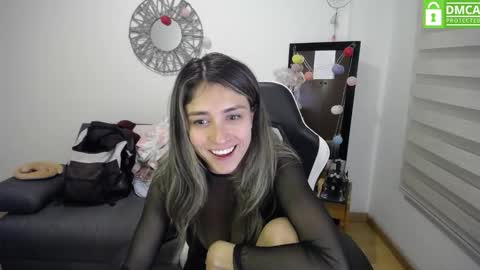 Snapshot of la_rola_ chatting on September 21, 2:54 am Catalina online show from September 21, 2:54 am
