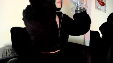 lace_victoria online show from May 7, 2:27 am