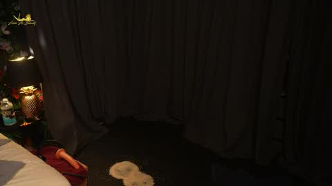 Latex Lacie online show from February 6, 6:55 pm