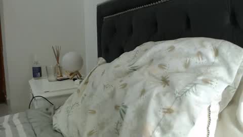 lady____a online show from May 7, 12:48 am