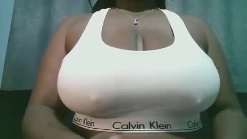 lady_dearra online show from May 14, 3:01 am