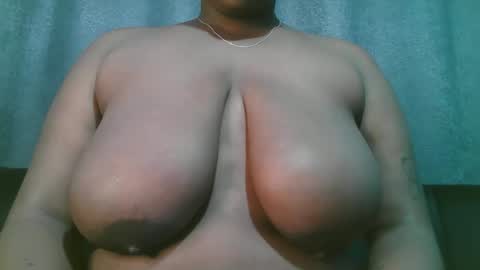 lady_dearra online show from May 9, 3:08 am