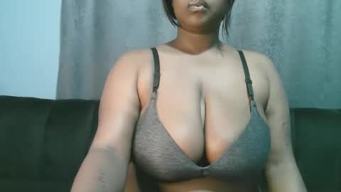 lady_dearra online show from May 18, 3:05 am