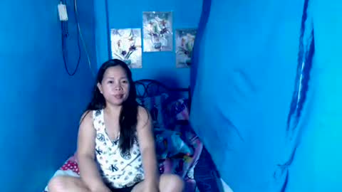 lady_in_bed69 online show from May 13, 10:37 pm
