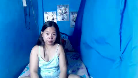 lady_in_bed69 online show from May 25, 10:20 pm