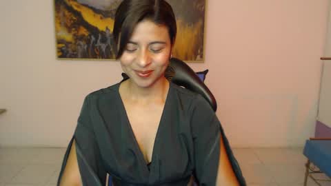 Lady Isabella online show from May 6, 1:15 pm