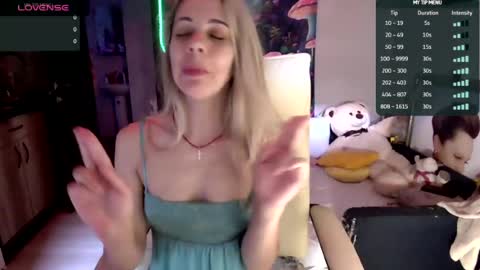 lady_smile69 online show from June 29, 3:35 am