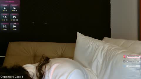  Yas  online show from November 17, 8:42 pm