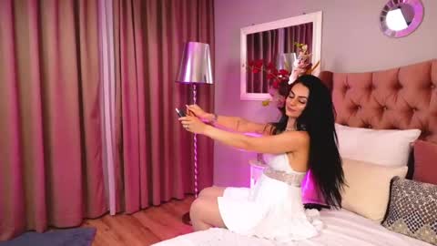 LadyAnyaa online show from April 3, 9:02 pm