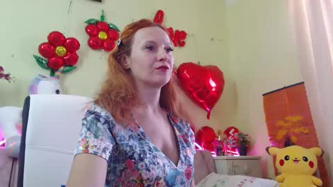 Snapshot of ladybigsmile chatting on February 18, 6:26 am Sima Ladybigsmile online show from February 18, 6:26 am