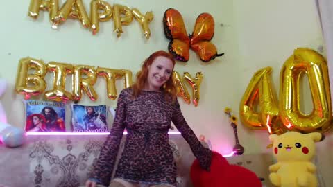 Snapshot of ladybigsmile chatting on January 22, 6:31 pm Sima Ladybigsmile online show from January 22, 6:31 pm