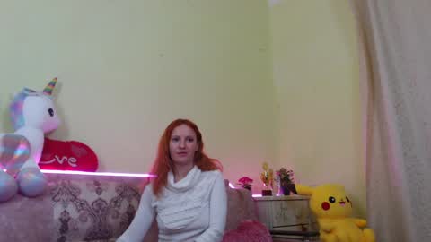 Snapshot of ladybigsmile chatting on February 8, 12:17 am Sima Ladybigsmile online show from February 8, 12:17 am