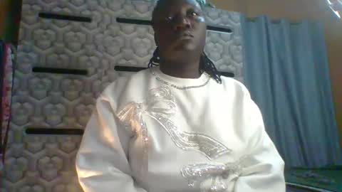 lindah32 online show from March 26, 12:02 am