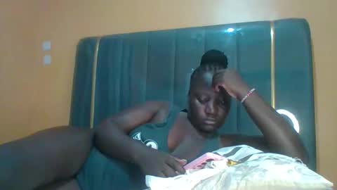 lindah32 online show from May 6, 12:47 am
