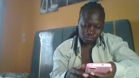lindah32 online show from May 18, 9:59 am