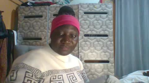lindah32 online show from July 10, 12:45 am