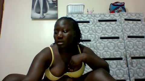 lindah32 online show from December 18, 9:08 pm