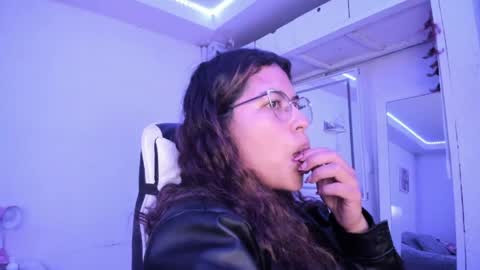  Lady  online show from May 19, 5:36 am