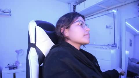  Lady  online show from May 21, 5:38 am