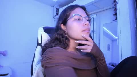  Lady  online show from May 8, 2:37 am
