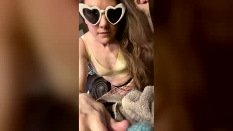 ladybug23h online show from April 10, 8:20 am