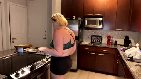 ladycooks23 online show from September 24, 1:26 am