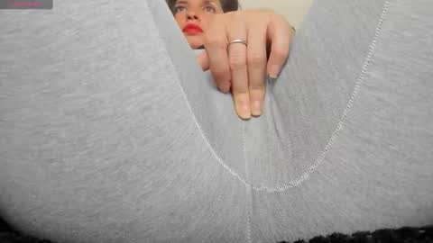  Danna................. online show from December 10, 4:49 pm