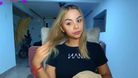 Hello im lady nice to meet you  online show from November 7, 8:36 pm