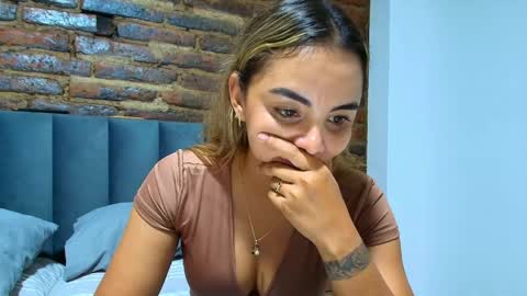 Hello im lady nice to meet you  online show from May 6, 10:14 pm