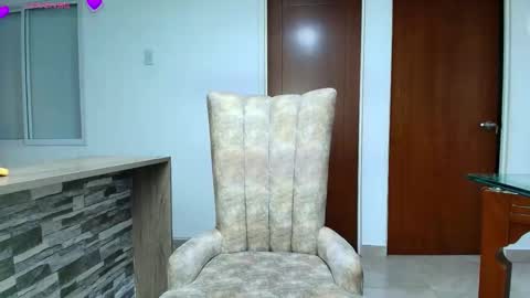 Hello im lady nice to meet you  online show from September 14, 3:21 pm