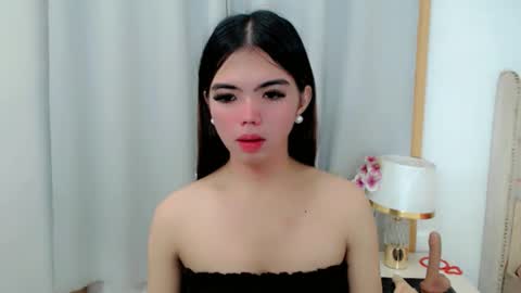 YOUR CUTE AYAH online show from October 4, 12:05 am