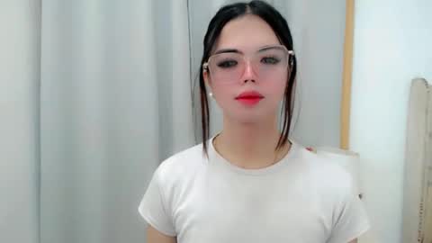 YOUR CUTE AYAH online show from October 2, 10:59 pm