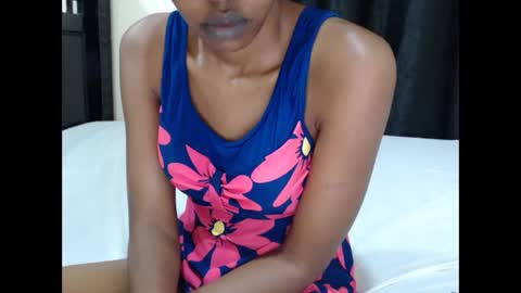 ladyqeeen online show from May 10, 6:32 pm