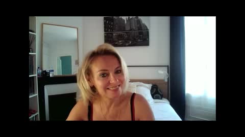 Snapshot of ladysexyx chatting on September 30, 3:28 pm ladysexyx online show from September 30, 3:28 pm