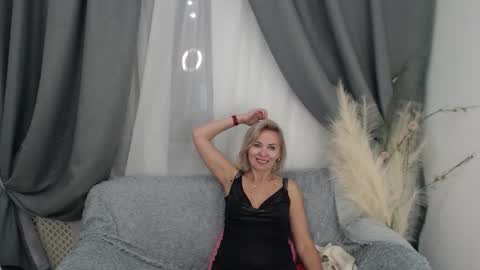 Snapshot of ladysexyx chatting on October 9, 2:32 pm ladysexyx online show from October 9, 2:32 pm