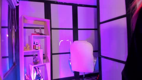 Lady  online show from January 14, 3:43 am