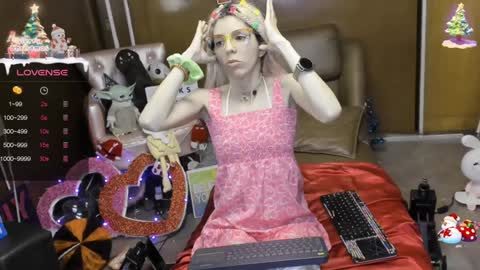 Skinnygirl online show from December 14, 1:38 am