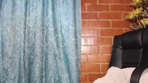 laia_hadid online show from October 12, 2:03 am