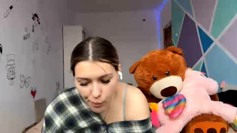 Sophie online show from April 9, 11:15 am