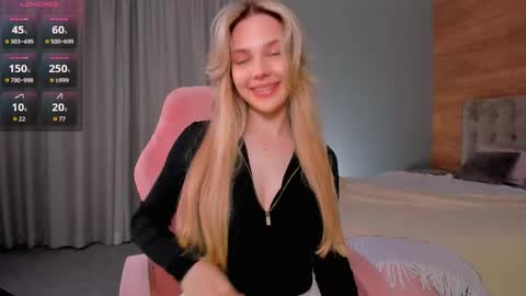 Lana online show from May 31, 3:29 pm