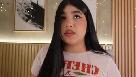 lana_lann online show from May 21, 4:32 am