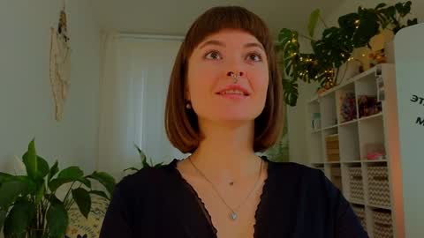 Snapshot of lana_sky chatting on February 26, 8:28 am Lana online show from February 26, 8:28 am