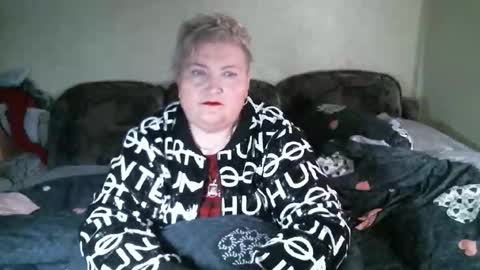 lanacat555 online show from March 7, 11:23 pm