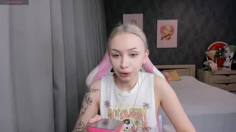 Lana online show from April 4, 8:13 am