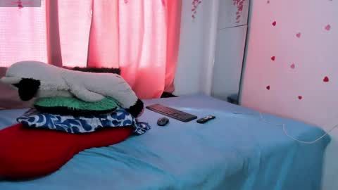 lanastone86 online show from May 11, 2:45 pm