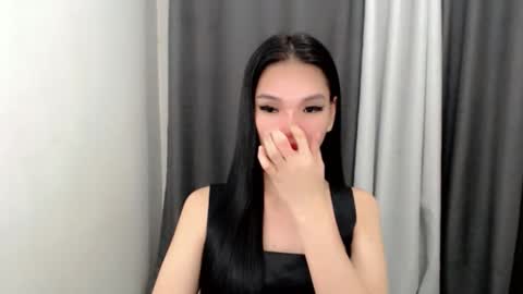 lanawyatt_ online show from November 8, 7:08 pm