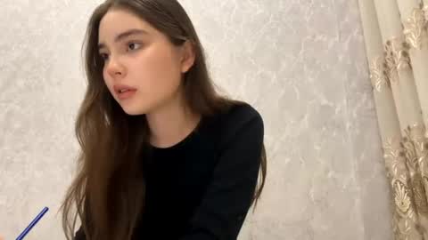 Alice online show from April 13, 4:30 pm