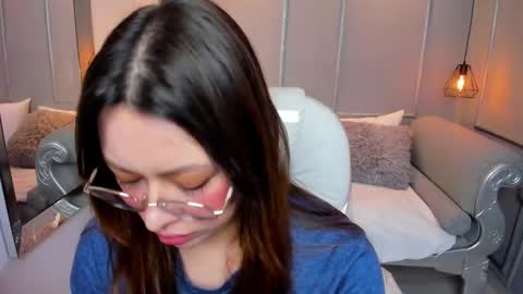 Lanna online show from November 18, 11:44 am